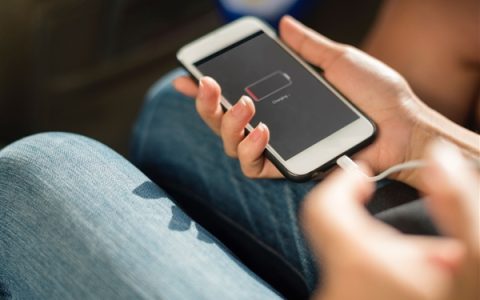 中国科学院物理研究所研究员：手机次次充到100%伤电池 充至80%要停止