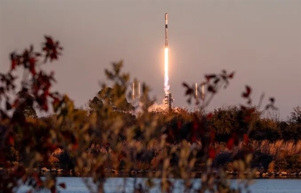 越南也要冲向太空！航天巨头牵手马斯克SpaceX：计划明年发射卫星