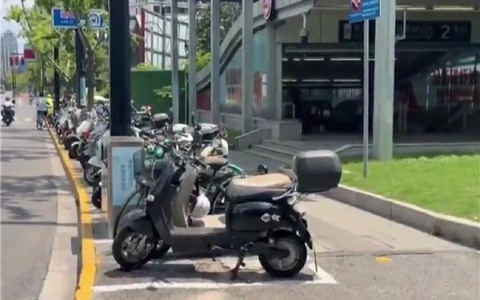 上海多个地铁口禁停共享单车：平台扩大禁停区范围引争议