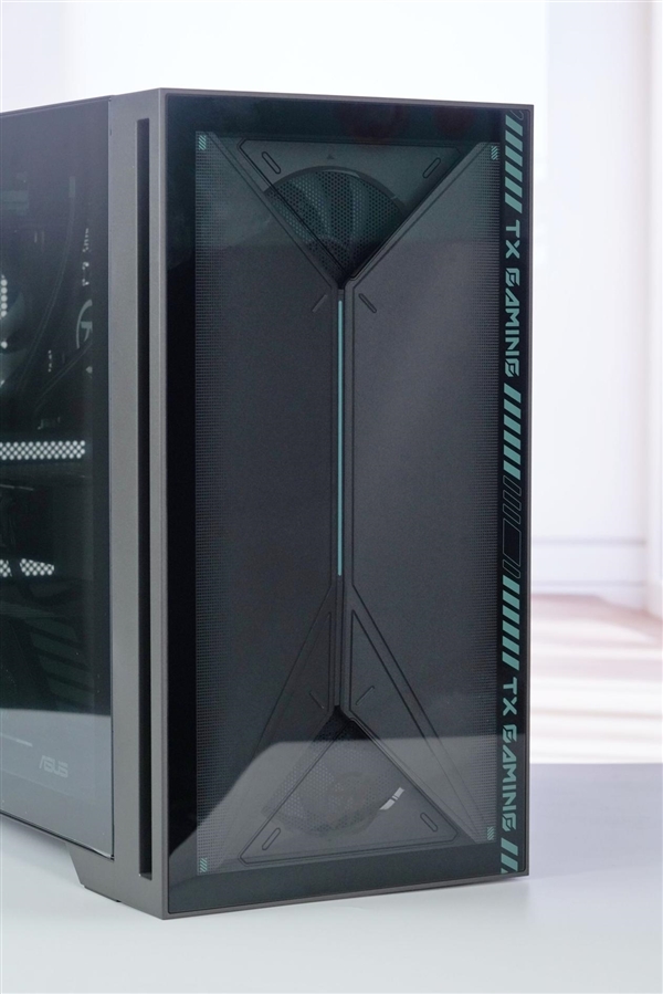 酷睿Ultra 9+RTX 5060 Ti 华硕天选7X台式机图赏