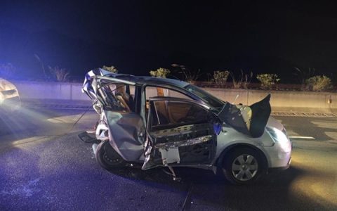司机因错过高速口倒车 被追尾致乘客身亡 交警：担主责