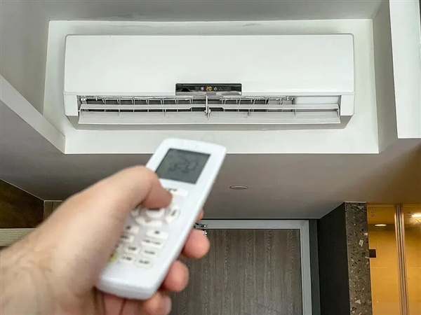 24小时不关空调电费能降六成！网友吵翻 电力部门回应
